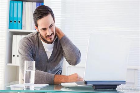 1578644596729353.jpg 颈椎病的症状