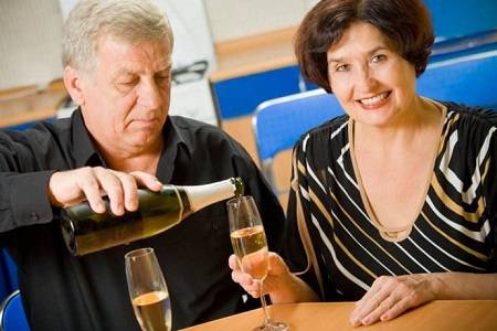 步入中老年的女性,还能享受性生活吗