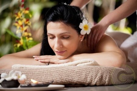 1534835984739121.jpg 刮痧是现在流行的养生方式?你没想到它还可以起这种效果