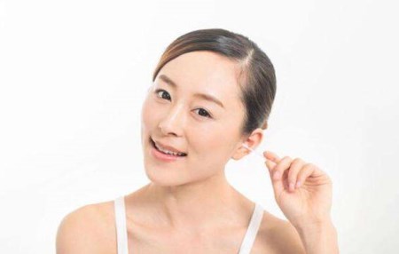 1535520853925678.jpg 耳朵防护就是进行耳道清洁?但是女性掏耳屎这种行为要慎重