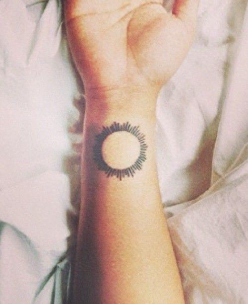 超美太阳纹身,寓意也很不错!